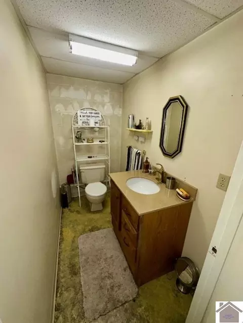 Bath - 8898 E St Rt, Mayfield, KY 42066 photo 2 of 2