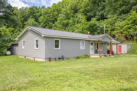 90 Trevor Ln, Burkesville, KY 42717