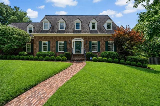 709 Turf Ct, Lexington, KY 40502