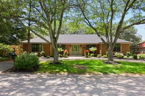 883 Edgewater Dr, Lexington, KY 40502