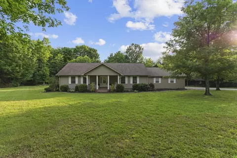43 Fairview St, Benton, KY 42025
