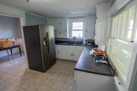 Kitchen - 237 Sunset Ave, Richmond, KY 40475 photo 2 of 2