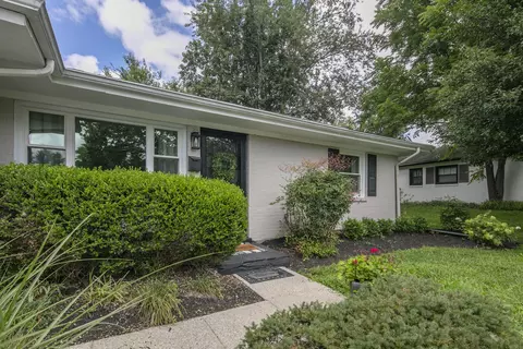 3475 Greentree Rd, Lexington, KY 40517
