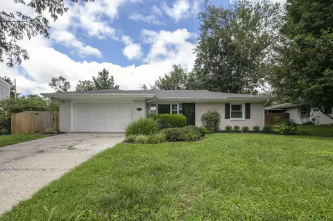 3475 Greentree Rd, Lexington, KY 40517