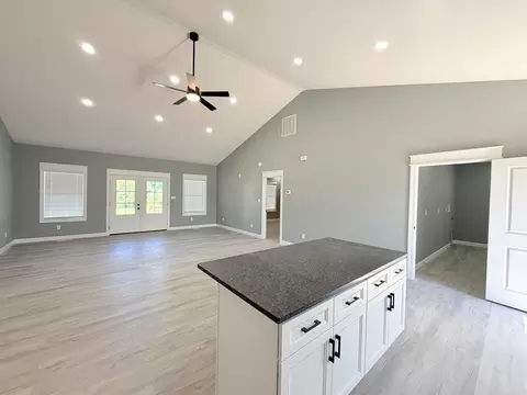 Living - 93 Stable Ln, Brodhead, KY 40409 photo 4 of 4