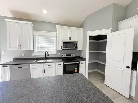 Kitchen - 93 Stable Ln, Brodhead, KY 40409 photo 4 of 4