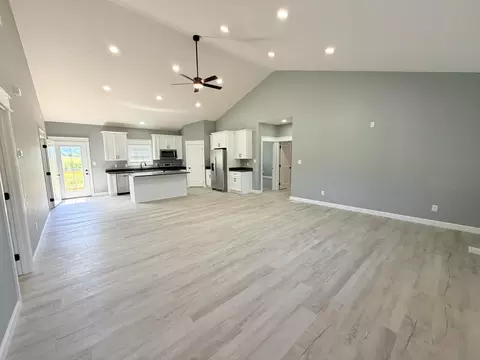 Living - 93 Stable Ln, Brodhead, KY 40409 photo 1 of 4