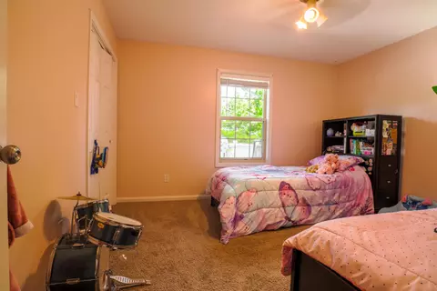 Bedroom - 965 E Count Fleet Cir, Danville, KY 40422 photo 2 of 5