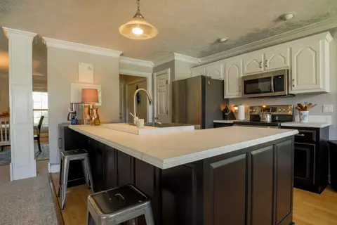 Kitchen - 965 E Count Fleet Cir, Danville, KY 40422 photo 1 of 2
