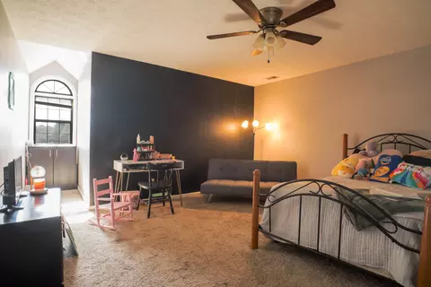 Bedroom - 965 E Count Fleet Cir, Danville, KY 40422 photo 4 of 5