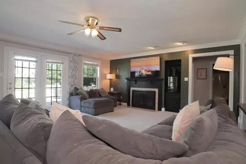 Living - 965 E Count Fleet Cir, Danville, KY 40422 photo 1 of 2