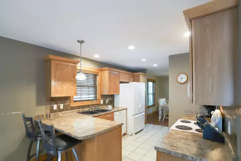 Kitchen - 1386 Boatwright Trl, Murray, KY 42071 photo 1 of 2