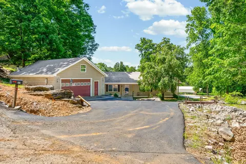 384 Ferrell Cir, Cadiz, KY 42211