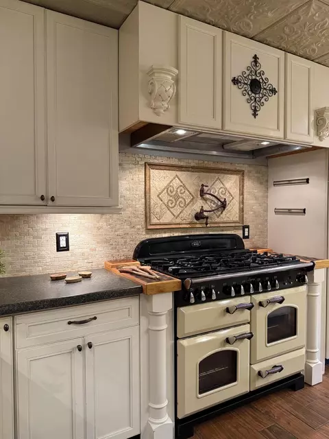 Kitchen - 802 Broad St, Murray, KY 42071 photo 3 of 7