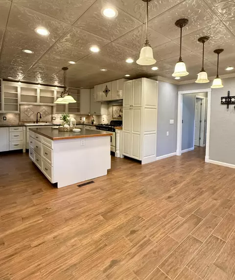 Kitchen - 802 Broad St, Murray, KY 42071 photo 7 of 7
