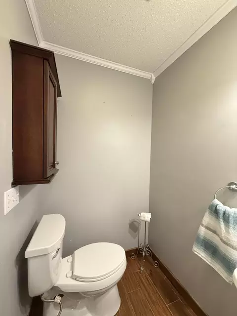 Bath - 802 Broad St, Murray, KY 42071 photo 8 of 8
