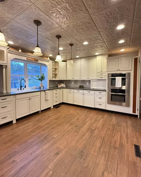 Kitchen - 802 Broad St, Murray, KY 42071 photo 4 of 7