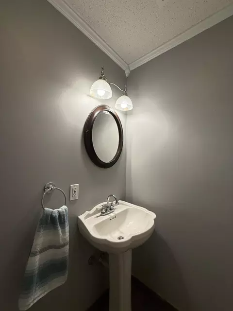 Bath - 802 Broad St, Murray, KY 42071 photo 7 of 8