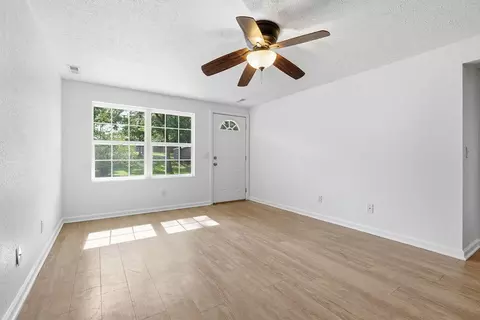 Living - 1326 Diuguid Dr, Murray, KY 42071 photo 2 of 6