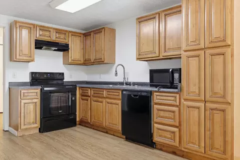 Kitchen - 1326 Diuguid Dr, Murray, KY 42071 photo 2 of 10