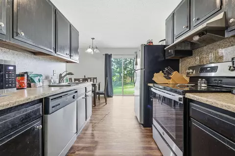 Kitchen - 1326 Diuguid Dr, Murray, KY 42071 photo 7 of 10