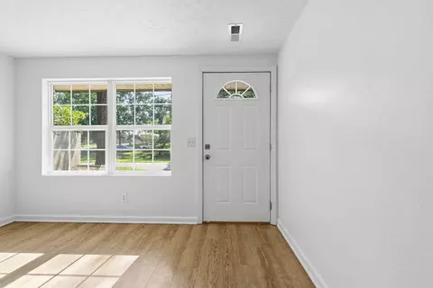 Entry Way - 1326 Diuguid Dr, Murray, KY 42071 photo 1 of 1