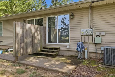 Exterior - 1326 Diuguid Dr, Murray, KY 42071 photo 6 of 9