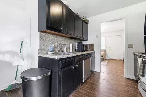 Kitchen - 1326 Diuguid Dr, Murray, KY 42071 photo 5 of 10