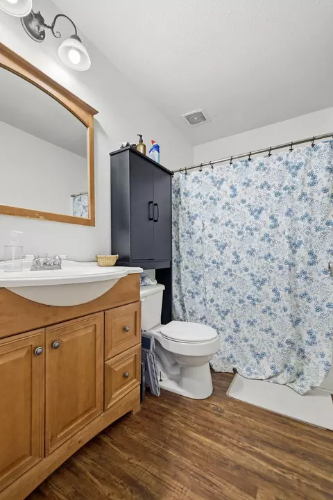 Bath - 1326 Diuguid Dr, Murray, KY 42071 photo 3 of 6