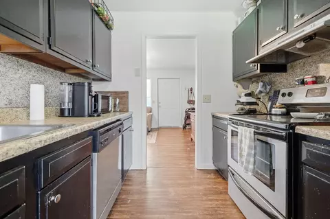 Kitchen - 1326 Diuguid Dr, Murray, KY 42071 photo 6 of 10