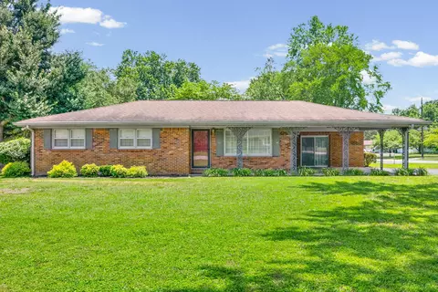 301 Donna Dr, Hopkinsville, KY 42240