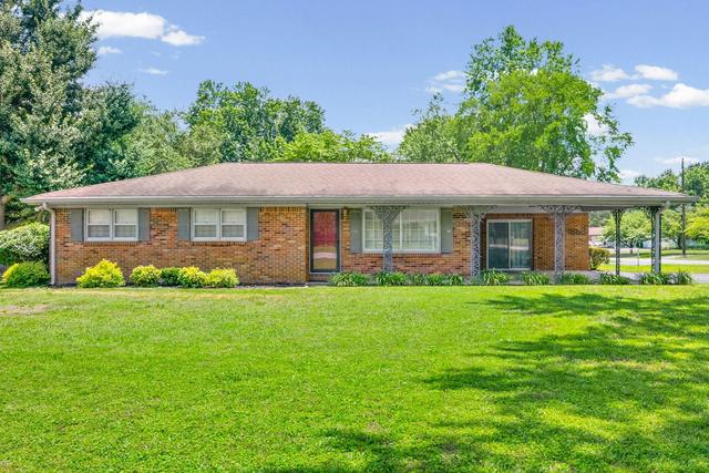 301 Donna Dr, Hopkinsville, KY 42240