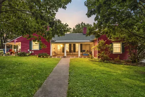 209 S 1st St, Nicholasville, KY 40356