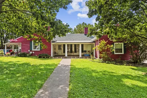 209 S 1st St, Nicholasville, KY 40356