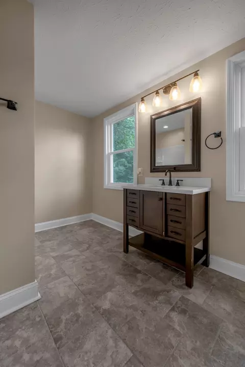 Bath - 218 E Second St, Frankfort, KY 40601 photo 4 of 5