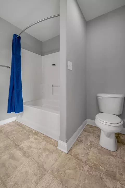 Bath - 161 Sutton Pl Blvd, Georgetown, KY 40324 photo 1 of 4