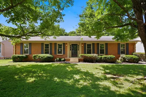 3316 Lyon Dr, Lexington, KY 40513
