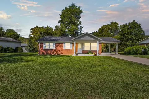 91 1st St, Clay City, KY 40312