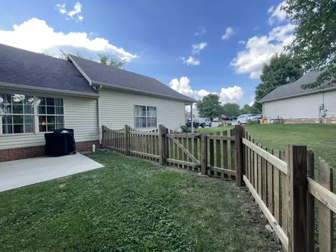 Exterior - 118 Back Stretch Dr, Georgetown, KY 40324 photo 3 of 15