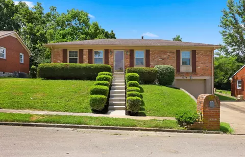 1736 Gleneagles Dr, Lexington, KY 40505