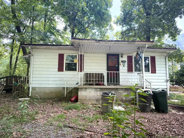 403 Woodland Dr, Cadiz, KY 42211