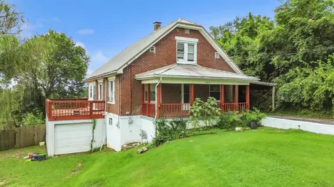 102 Harvey Ave, Somerset, KY 42501