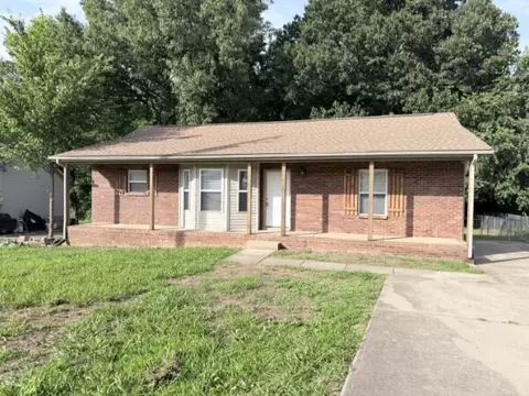 416 Sideline Dr, Oak Grove, KY 42262