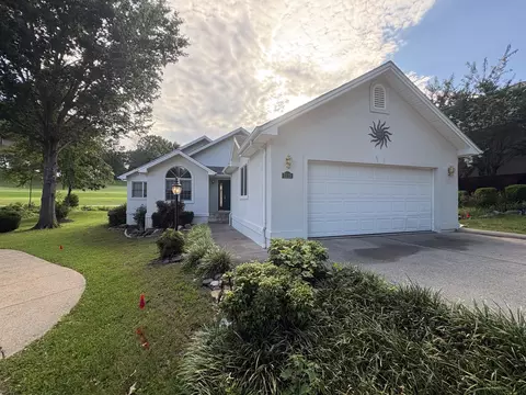 1115 Lakeview Dr, Paducah, KY 42003