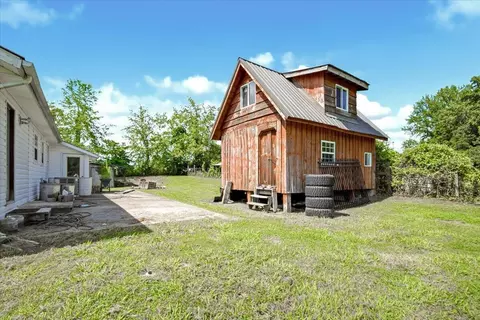 Exterior - 82 Hansen Rd, Pine Knot, KY 42635 photo 5 of 12