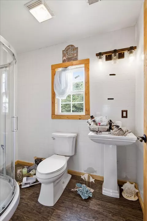 Bath - 82 Hansen Rd, Pine Knot, KY 42635 photo 1 of 2