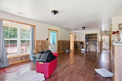 Living - 82 Hansen Rd, Pine Knot, KY 42635 photo 2 of 4