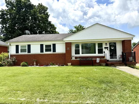 404 College Mnr, Harrodsburg, KY 40330