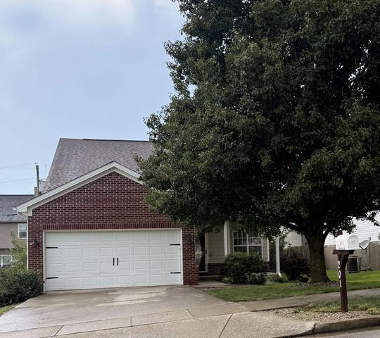 201 Christa Ln, Nicholasville, KY 40356