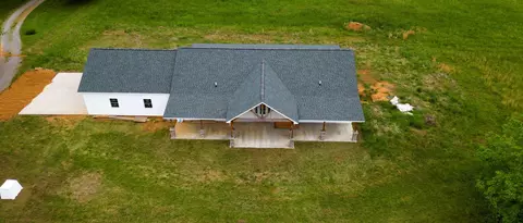 Exterior - 226 Douglas Rd, Murray, KY 42071 photo 8 of 10